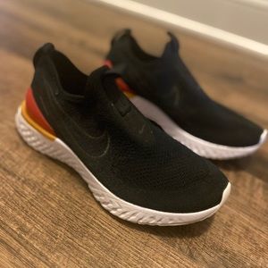 NIKE epic phantom react flyknit